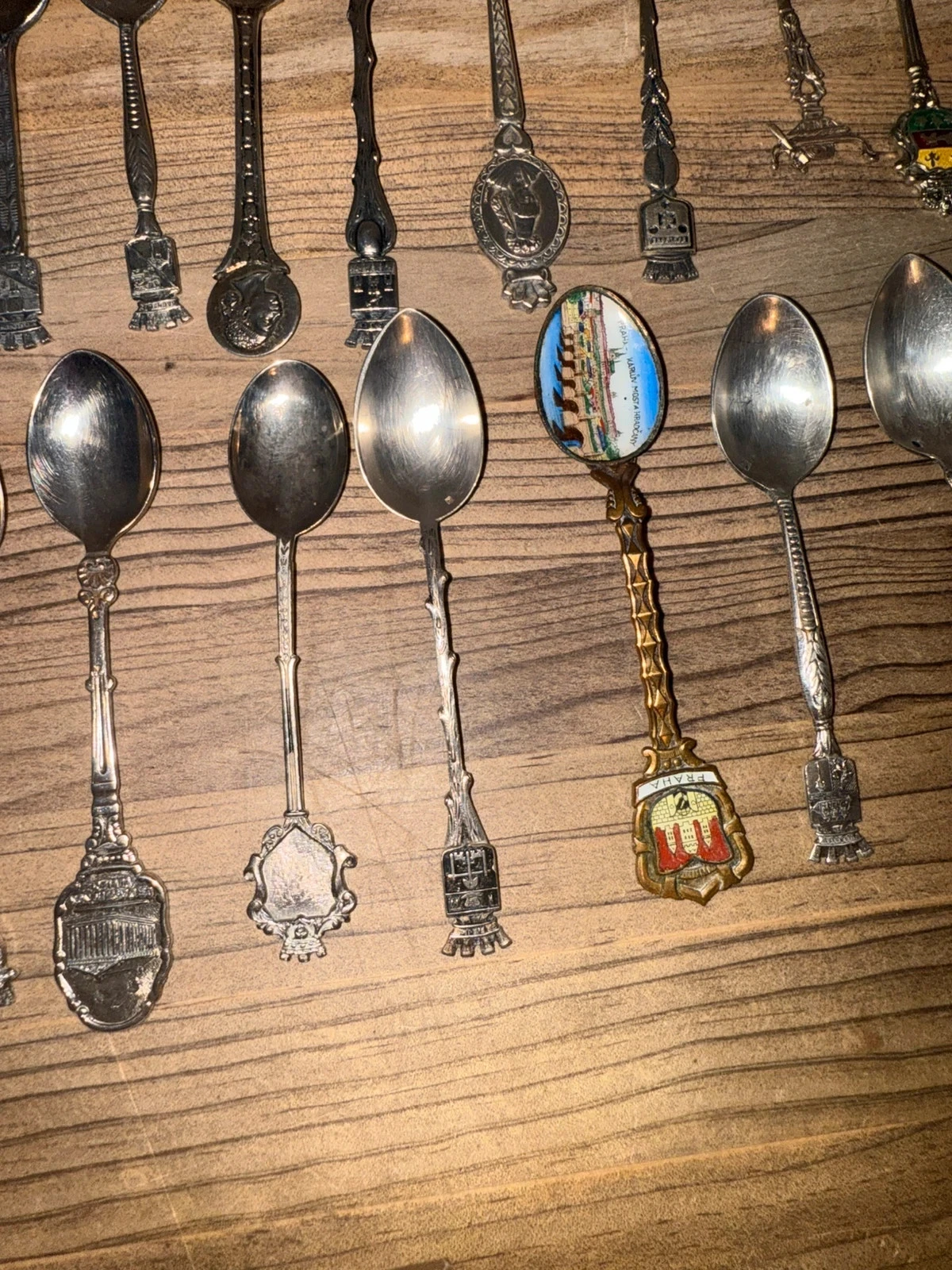 Lots of 36 small collectible spoons from around the world – photo 10